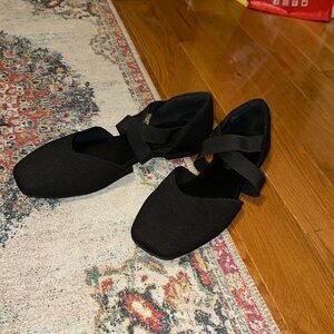 Black ballet style flats
